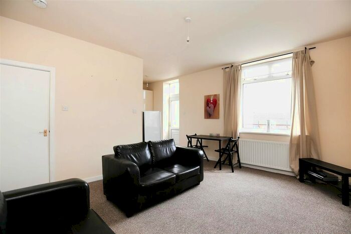 2 Bedroom Flat To Rent In Bothal Street, Byker, Newcastle Upon Tyne, NE6