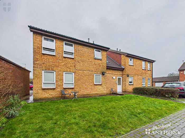 Studio For Sale In Grasslands, Aylesbury, Buckinghamshire, HP20