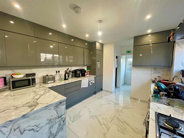 5 Bedroom End Of Terrace House To Rent In Partridge Road, Cardiff, CF24