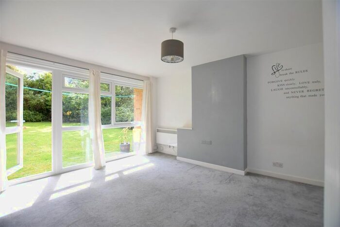Studio To Rent In Cedar Road, Sutton, SM2