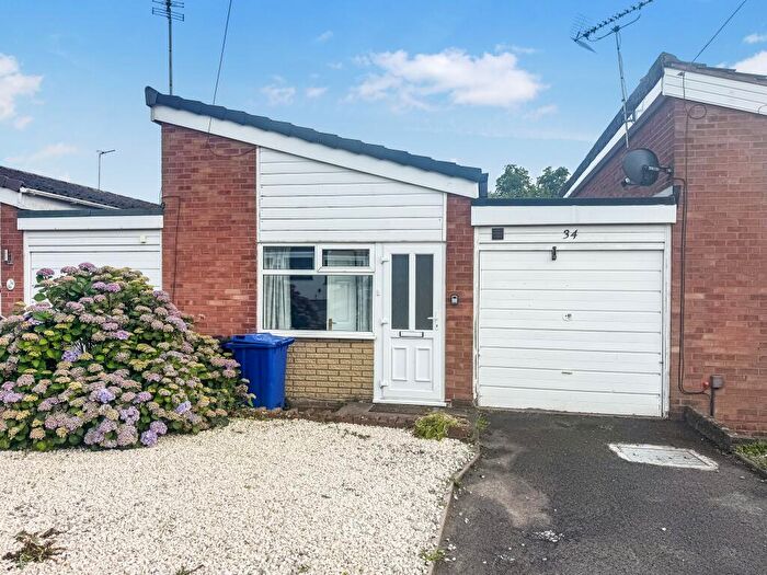 2 Bedroom Bungalow For Sale In Earlswood Road, Kingswinford, DY6