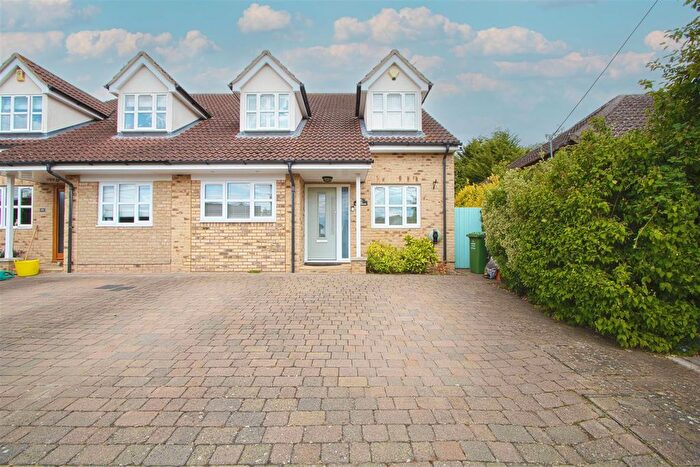4 Bedroom Semi-Detached House To Rent In Frithwood Lane, Billericay, CM12
