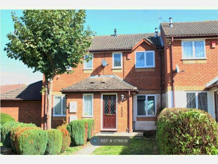 2 Bedroom Terraced House To Rent In Lea Court, Farnham, GU9