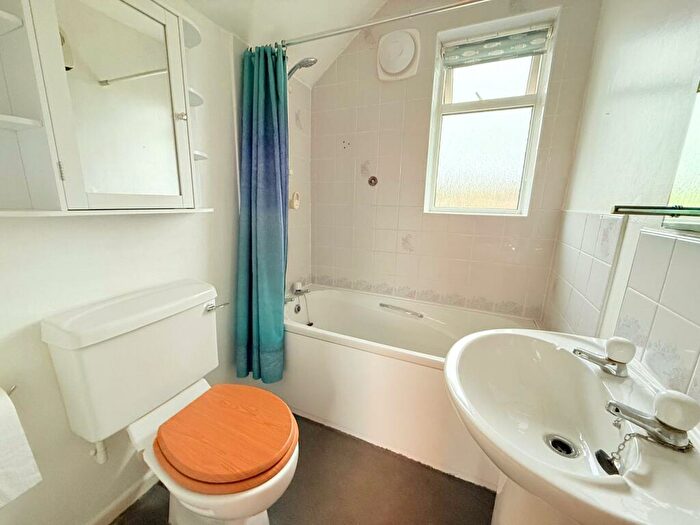 2 Bedroom Semi-Detached House For Sale In Picket Close, Fordingbridge, SP6