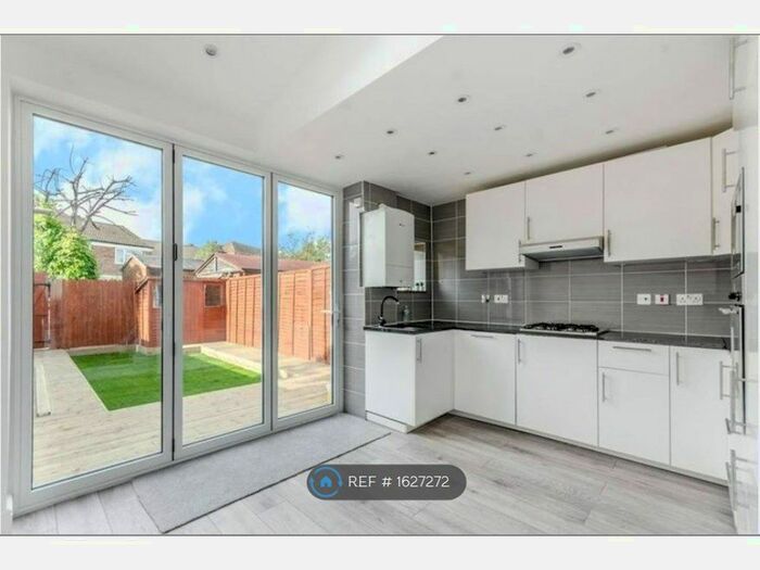 3 Bedroom Terraced House To Rent In Lansdell Road, Mitcham, CR4