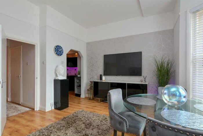 1 Bedroom Apartment To Rent In Wimborne Road, Bournemouth, BH2