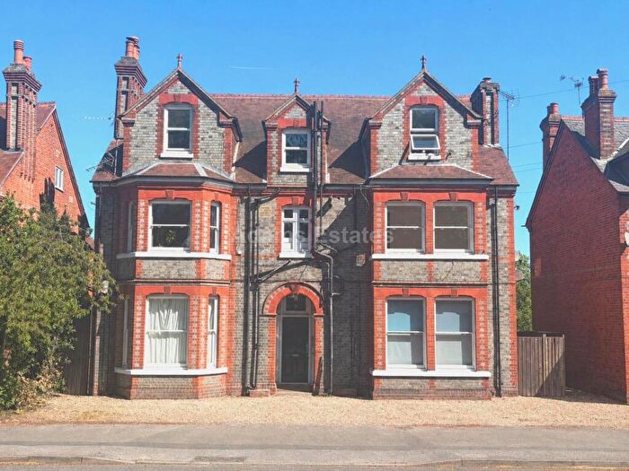 2 Bedroom Flat For Sale In Tilehurst Road, Reading, RG30