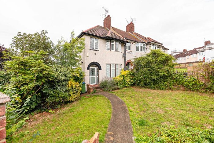 3 Bedroom End Of Terrace House To Rent In Ankerdine Crescent, London, SE18