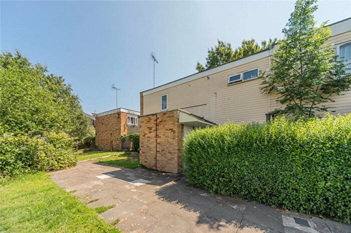 3 Bedroom End Of Terrace House For Sale In Stewards Holte Walk, London, N11