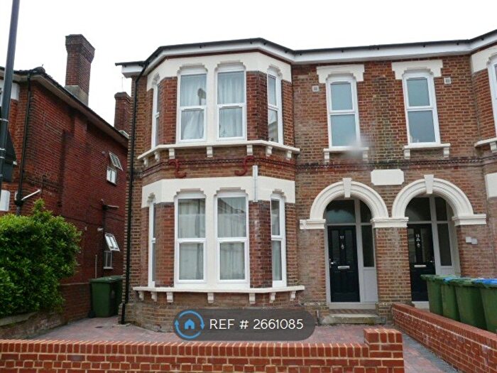 8 Bedroom Semi-Detached House To Rent In Carlton Road, Southampton, SO15