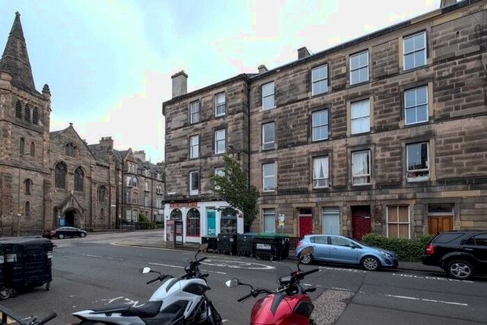 2 Bedroom Flat To Rent In Lutton Place, Newington, Edinburgh, EH8