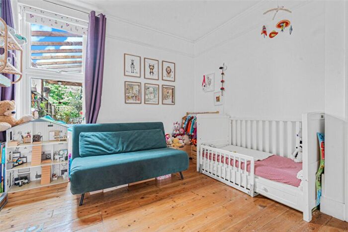 2 Bedroom Apartment For Sale In Spencer Road, Harrow, HA3