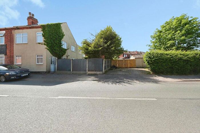 3 Bedroom Semi-Detached House For Sale In Park Hall Road, Mansfield Woodhouse, Mansfield, Nottinghamshire, NG19