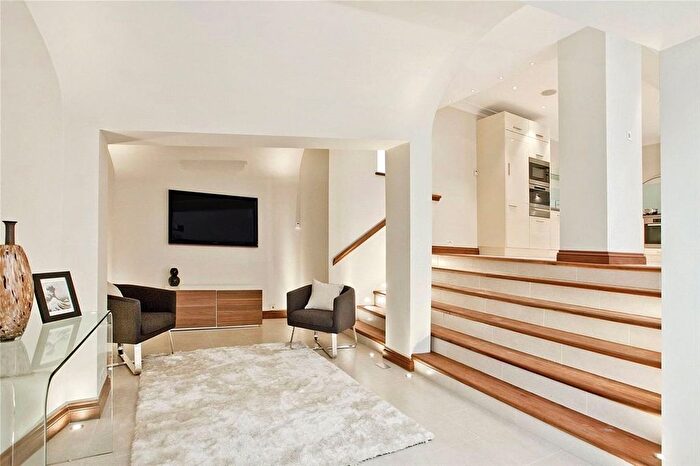 3 Bedroom Terraced House To Rent In Winchester Street, Pimlico, SW1V