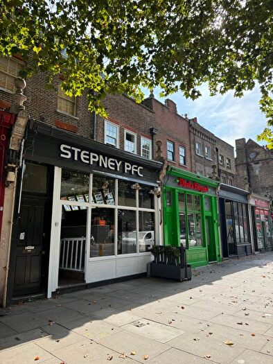 2 Bedroom Flat To Rent In Mile End Road, Stepney Green, E1