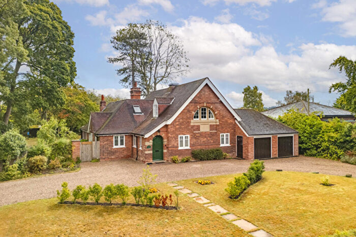 4 Bedroom Detached House For Sale In Burntstump Hill, Nottingham, NG5