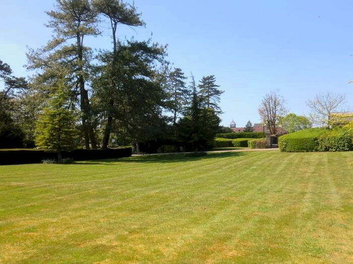 2 Bedroom Flat To Rent In St. Georges Manor, East Oxford OX4