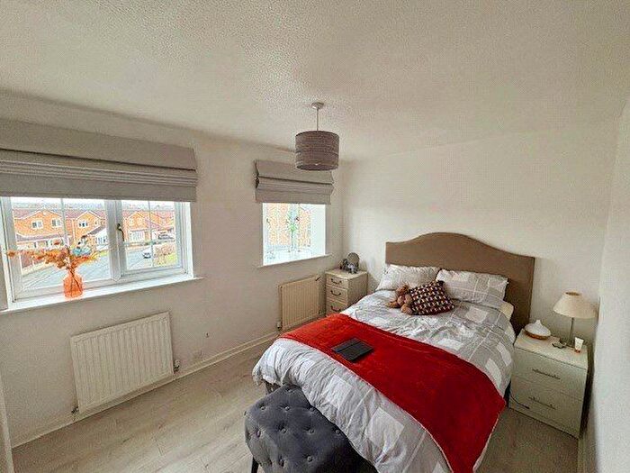 3 Bedroom Detached House For Sale In Willingham Gardens, Sothall, Sheffield, South Yorkshire, S20