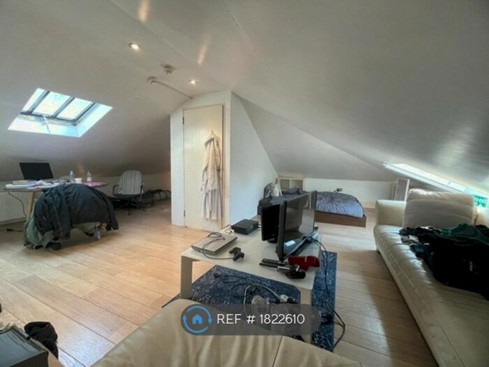 4 Bedroom Maisonette To Rent In Camden Road, London, NW1