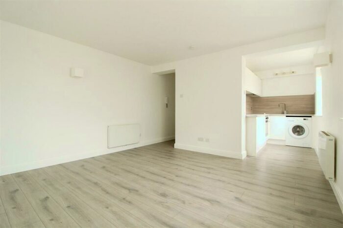 Studio To Rent In Howard Place - Large Studio, BN1