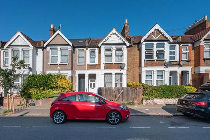 2 Bedroom Flat To Rent In Laleham Road, Catford, London, SE6