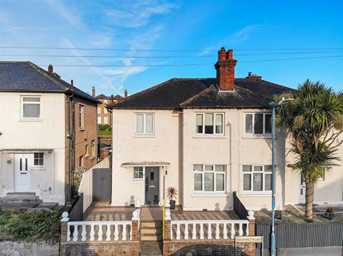 3 Bedroom Semi-Detached House For Sale In Reginald Road, Maidstone, ME16