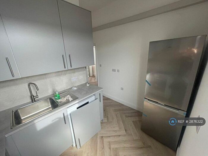3 Bedroom Flat To Rent In Barking Road, London, E13