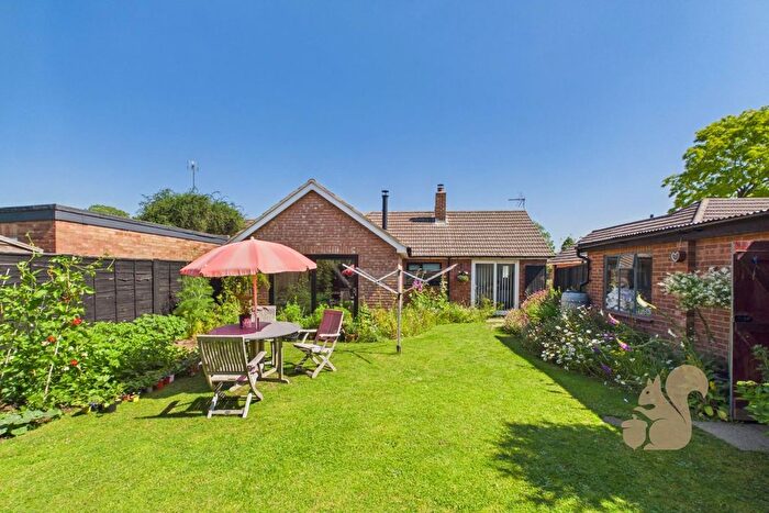 2 Bedroom Detached Bungalow For Sale In Gainsborough Road, Colchester, CO3
