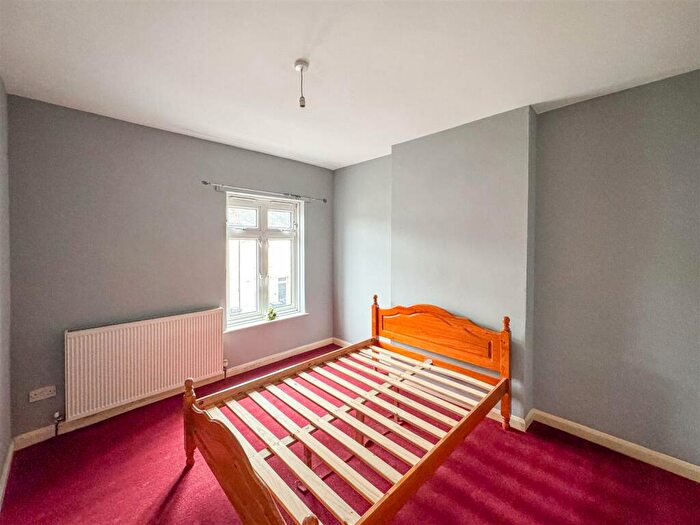 3 Bedroom End Of Terrace House For Sale In Barwell Road, Birmingham, B9