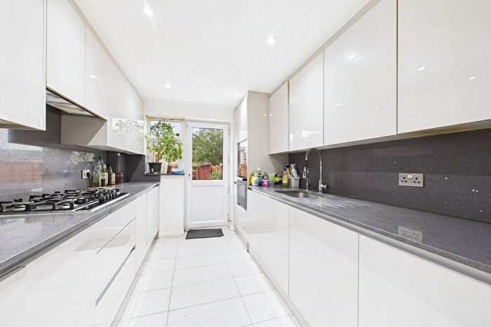 3 Bedroom End Of Terrace House To Rent In Cranbrook Drive, Maidenhead, Berkshire, SL6