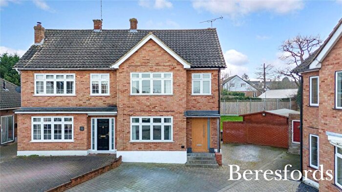 3 Bedroom Semi Detached House For Sale In Randalls Drive, Hutton, CM13