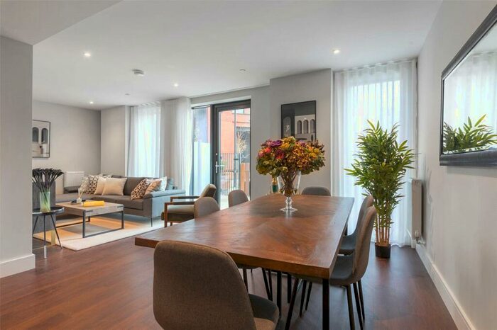 3 Bedroom Apartment To Rent In Leamouth Road, Orchard Wharf, London, E14