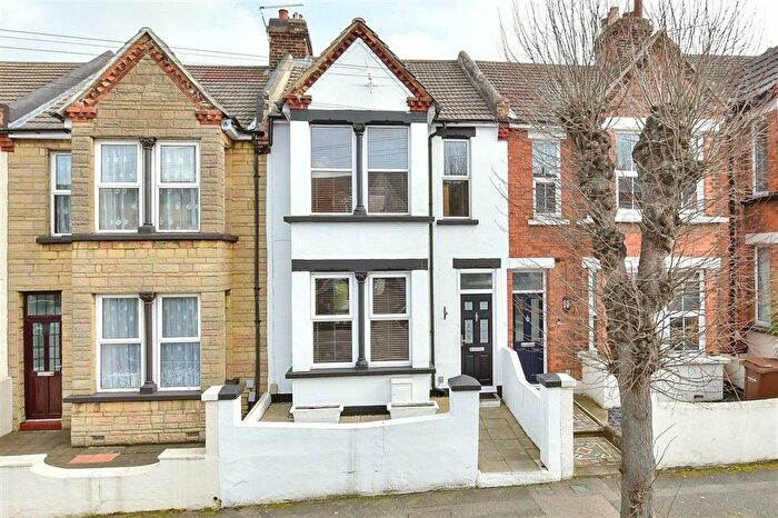 4 Bedroom Terraced House For Sale In Rock Avenue, Gillingham, Kent, ME7
