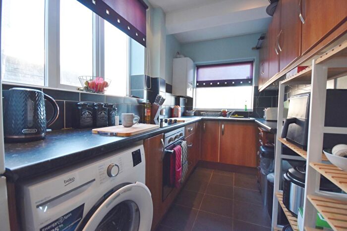 3 Bedroom Semi-Detached House To Rent In Burbages Lane, Coventry, CV6