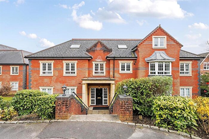 2 Bedroom Flat For Sale In St. Monicas Road, Kingswood, KT20