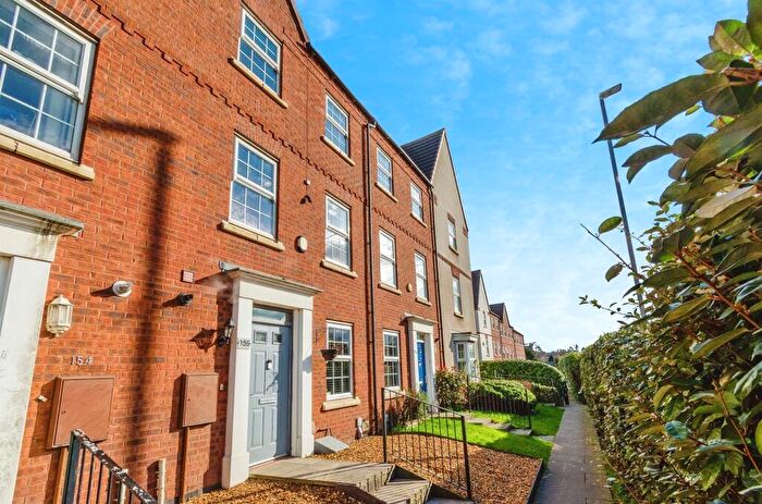 3 Bedroom Town House For Sale In Bloomfield Road, Tipton, DY4