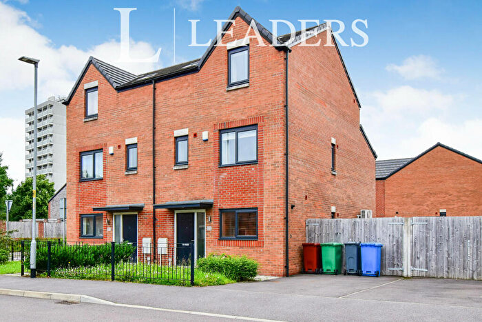 4 Bedroom Semi-Detached House To Rent In John Hogan V C Road, Manchester, M40