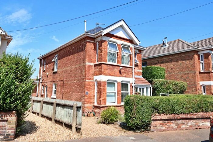 2 Bedroom Flat For Sale In Bennett Road, Bournemouth, BH8