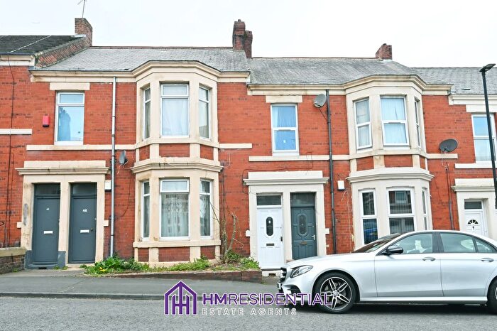 2 Bedroom Flat To Rent In Wingrove Gardens, Fenham, Newcastle Upon Tyne, NE4