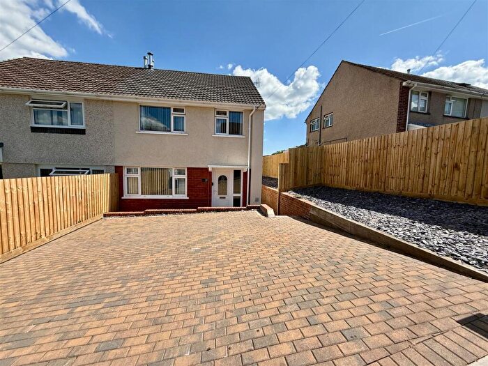 3 Bedroom Semi-Detached House For Sale In Maesgwyn, Aberdare, CF44
