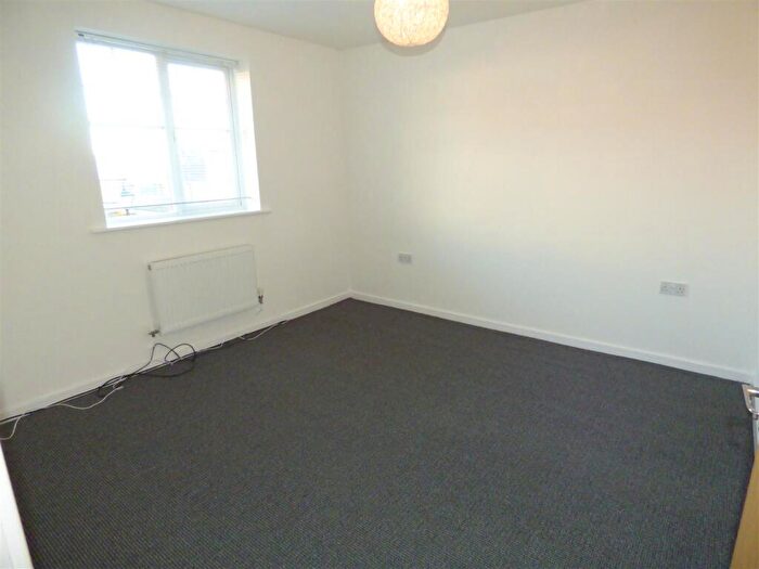 2 Bedroom Apartment To Rent In Redgrave Close, St James Village, Gateshead, NE8