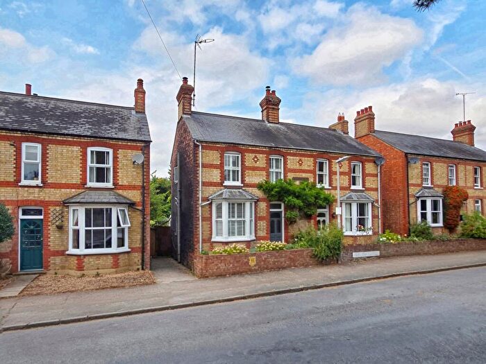 3 Bedroom Semi-Detached House For Sale In Ashburnham Road, Ampthill, Bedfordshire, MK45