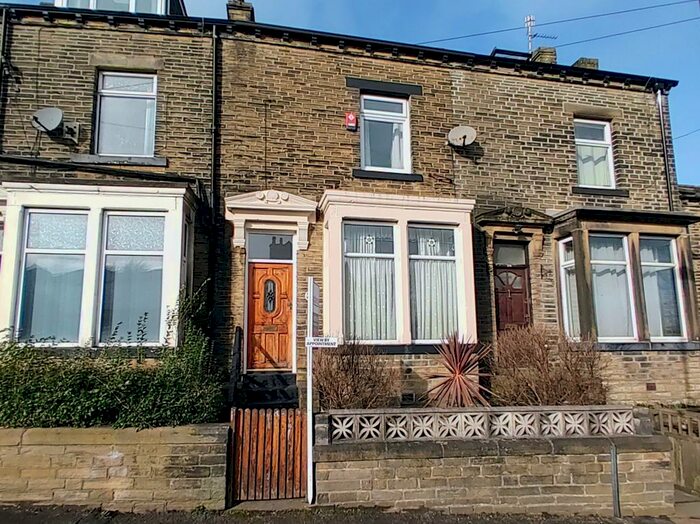 3 Bedroom Terraced House To Rent In Hollingwood Lane, Great Horton, Bradford, BD7