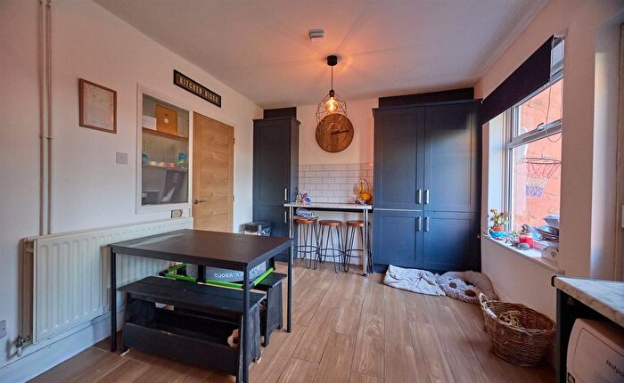 3 Bedroom End Of Terrace House For Sale In Baptist Walk, Hinckley, LE10