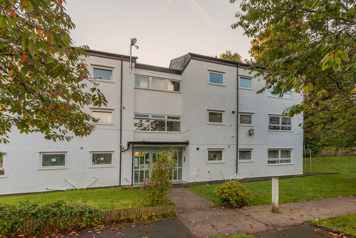 3 Bedroom Flat To Rent In Helm Close, Bowness-On-Windermere, LA23