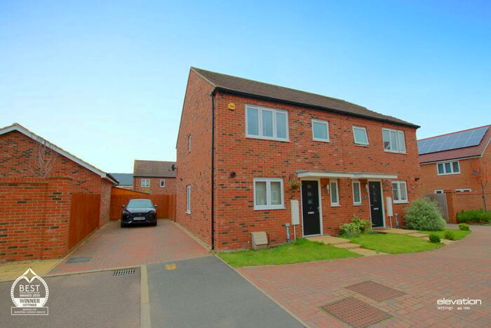 3 Bedroom Semi-Detached House To Rent In Cotswold Way, Whitehouse, Milton Keynes, MK8