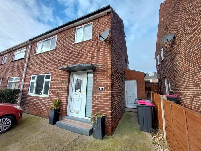 3 Bedroom Semi-Detached House To Rent In Longlands Drive, Rotherham, S65