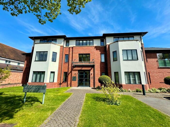 3 Bedroom Flat To Rent In The New Coach House, Leamington Spa, CV32