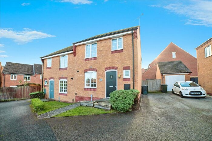 3 Bedroom Semi Detached House To Rent In Swallow Crescent, Nottingham, NG15