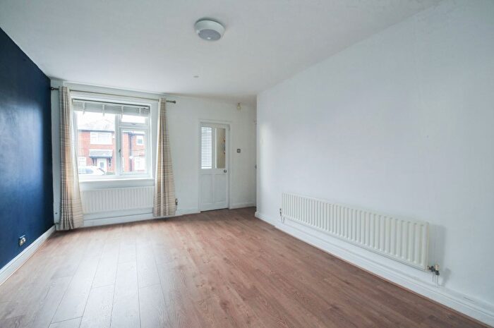 3 Bedroom Town House To Rent In Bed House – Dorchester Road, Swinton, M27